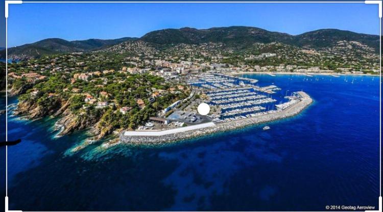 Cavalaire Vue Mer Au Loin Maisonnette Tout Equipee Pour 4 Personnes Avec Piscine Clim Wifi Velos Tv Barbecues ภายนอก รูปภาพ