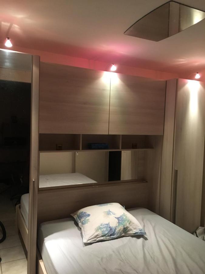 Cavalaire Vue Mer Au Loin Maisonnette Tout Equipee Pour 4 Personnes Avec Piscine Clim Wifi Velos Tv Barbecues ภายนอก รูปภาพ