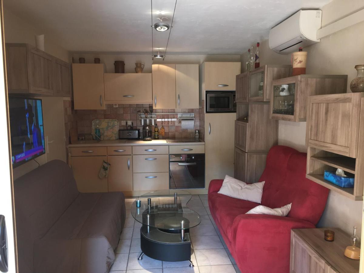 Cavalaire Vue Mer Au Loin Maisonnette Tout Equipee Pour 4 Personnes Avec Piscine Clim Wifi Velos Tv Barbecues ภายนอก รูปภาพ