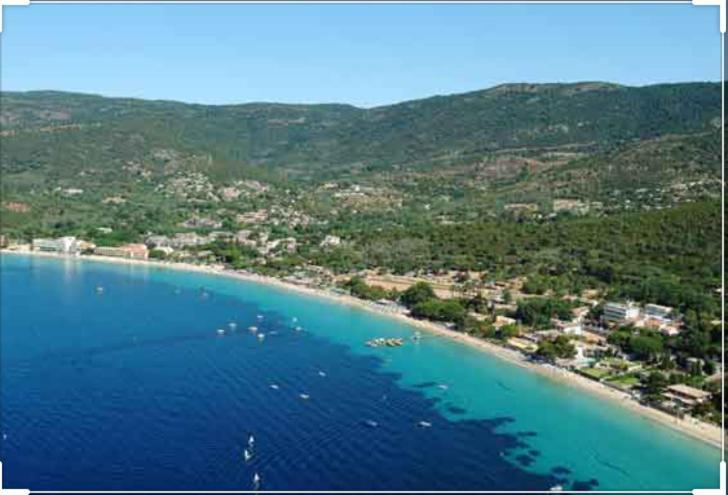 Cavalaire Vue Mer Au Loin Maisonnette Tout Equipee Pour 4 Personnes Avec Piscine Clim Wifi Velos Tv Barbecues ภายนอก รูปภาพ