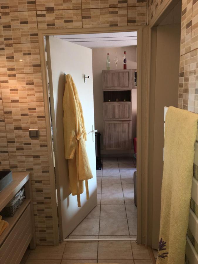 Cavalaire Vue Mer Au Loin Maisonnette Tout Equipee Pour 4 Personnes Avec Piscine Clim Wifi Velos Tv Barbecues ภายนอก รูปภาพ